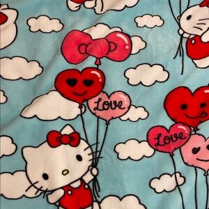 Hello Kitty Heart Balloon Blanket